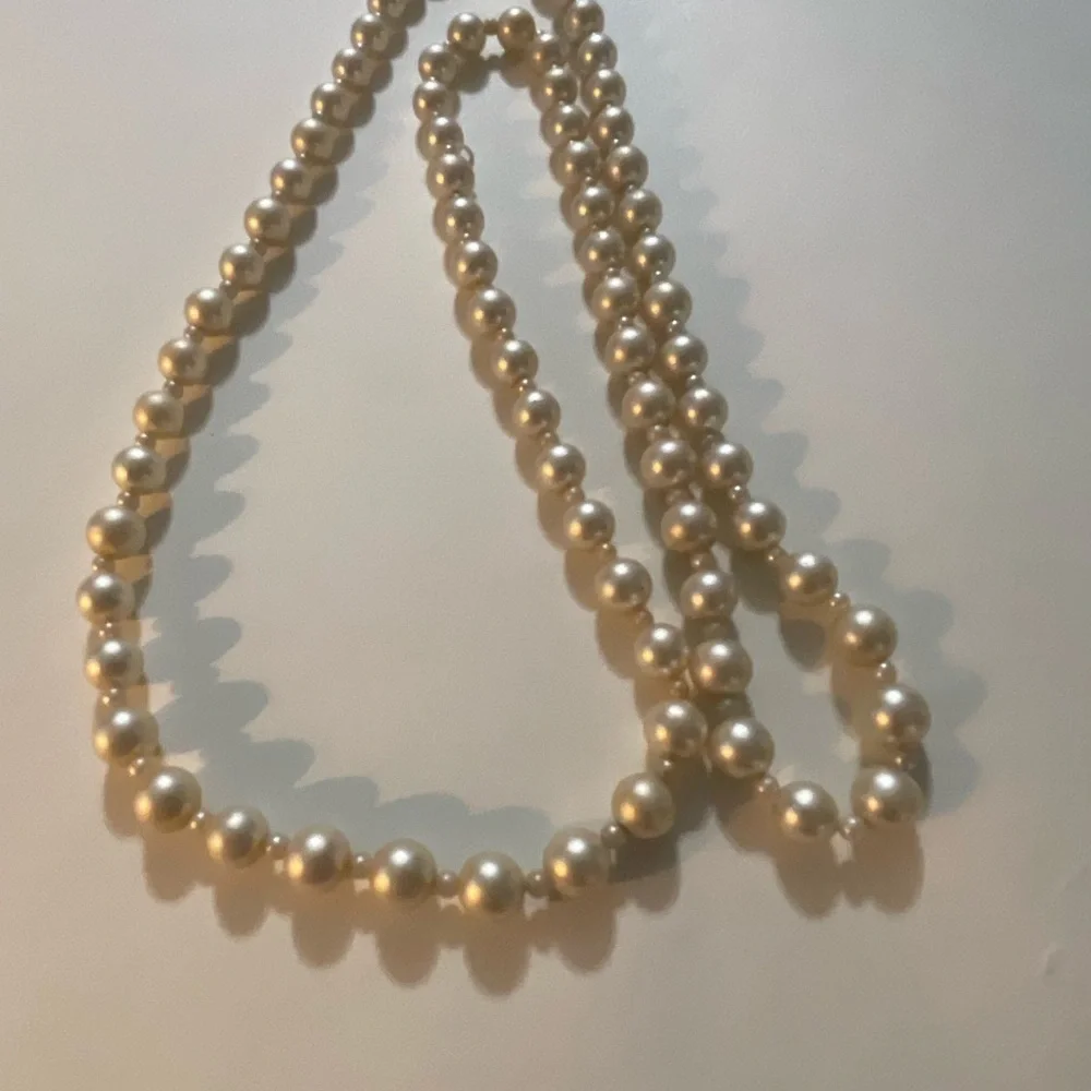 Elegant Gold Pearl Necklace